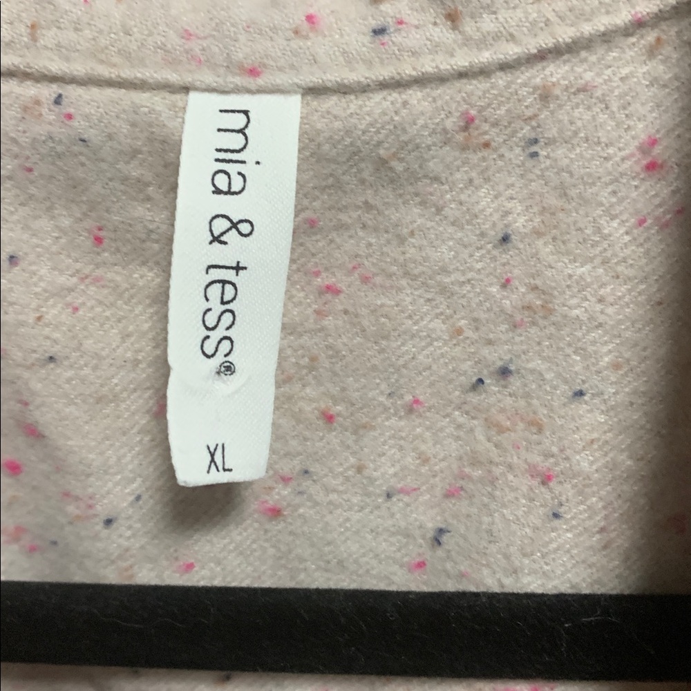 Button up flannel - Picture 2 of 6
